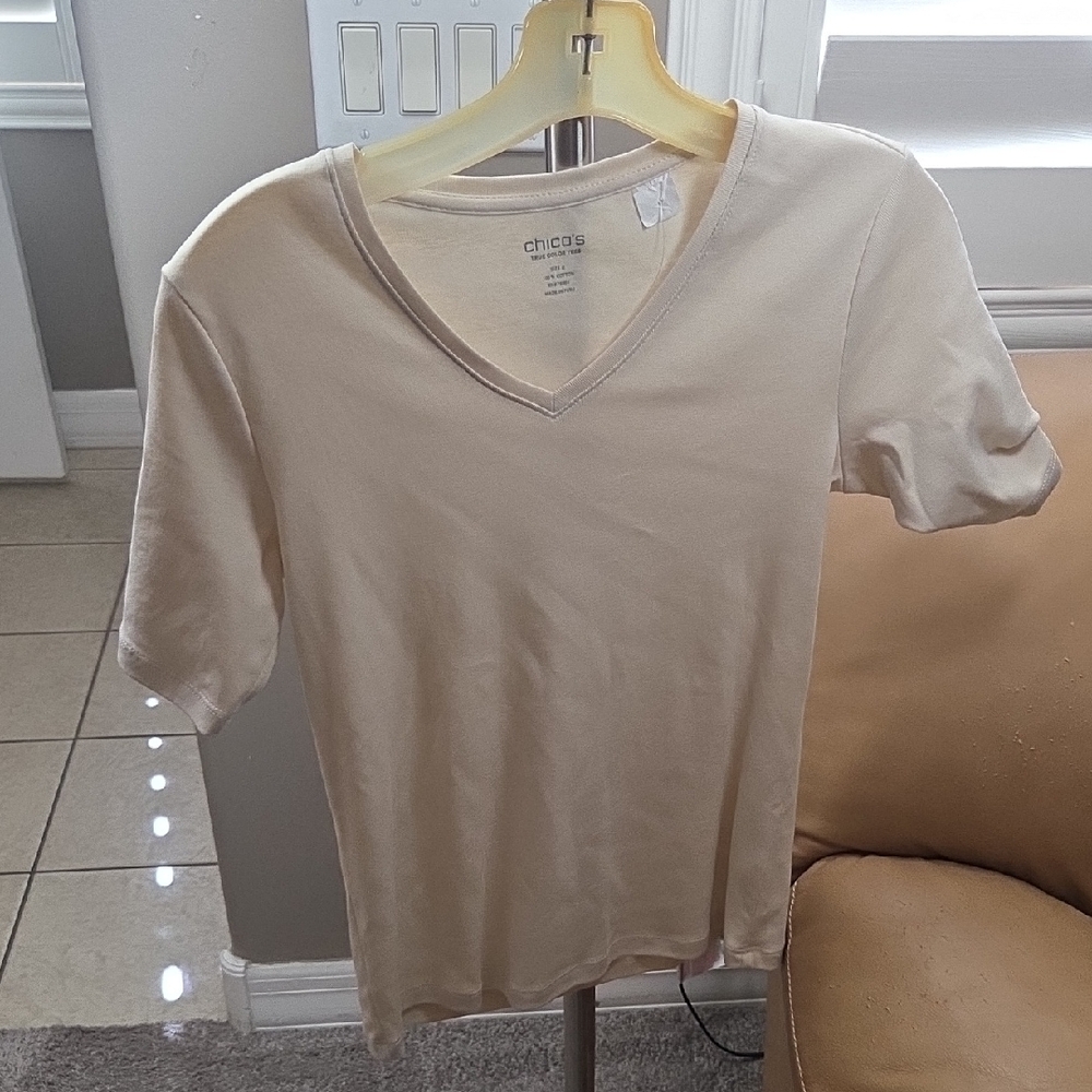 Chico's Beige V-Neck Short Sleeve Top